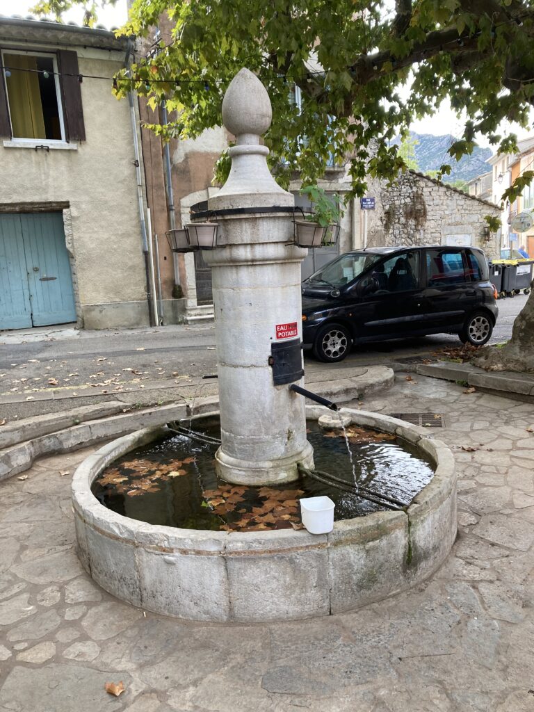 Fontaine de Croix Haute