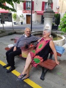 Fête des voisins à Croix-Haute : Lise avec le "maire de Croix-Haute" 2022