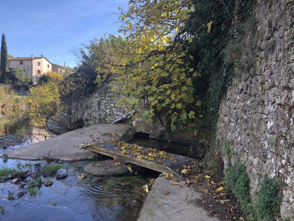 La chaussée et la prise de l'Agal