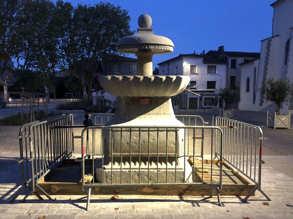 Fontaine originelle présumée