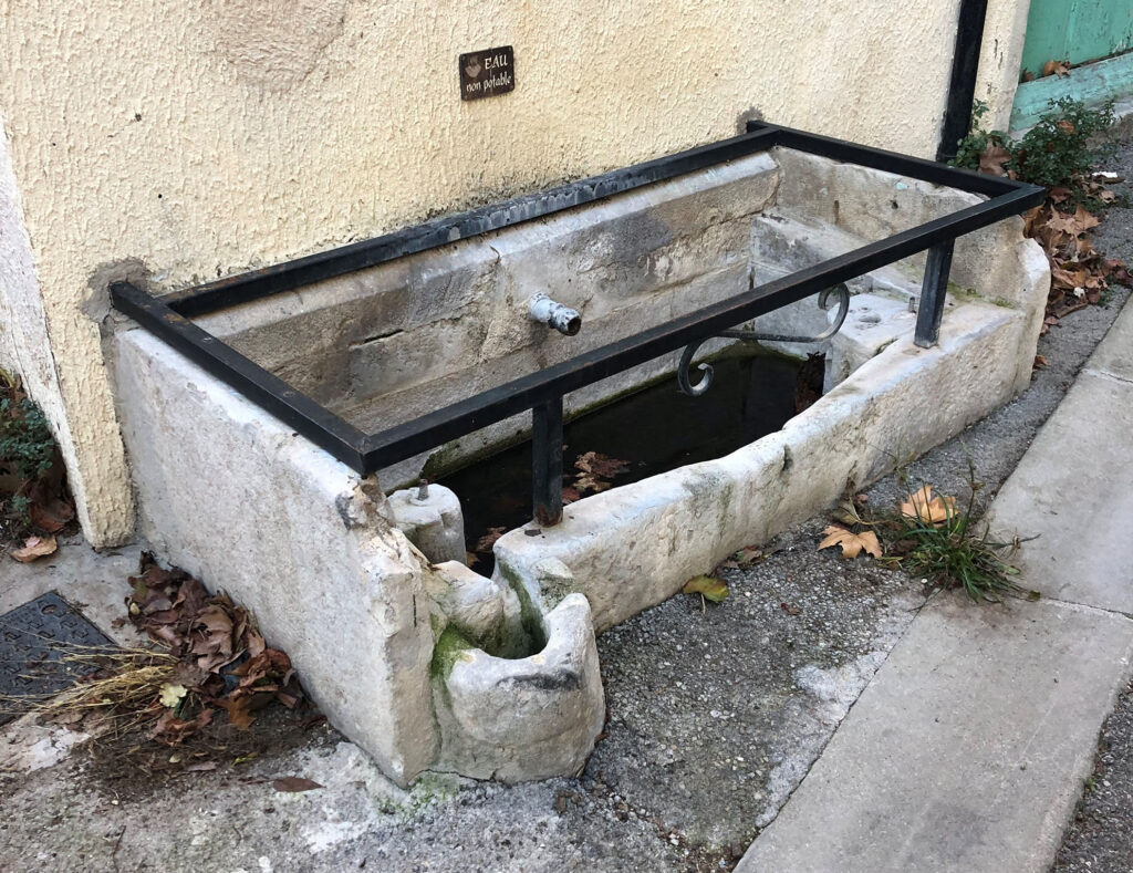 La fontaine de Villaret, à St-Hippolyte-du-Fort.